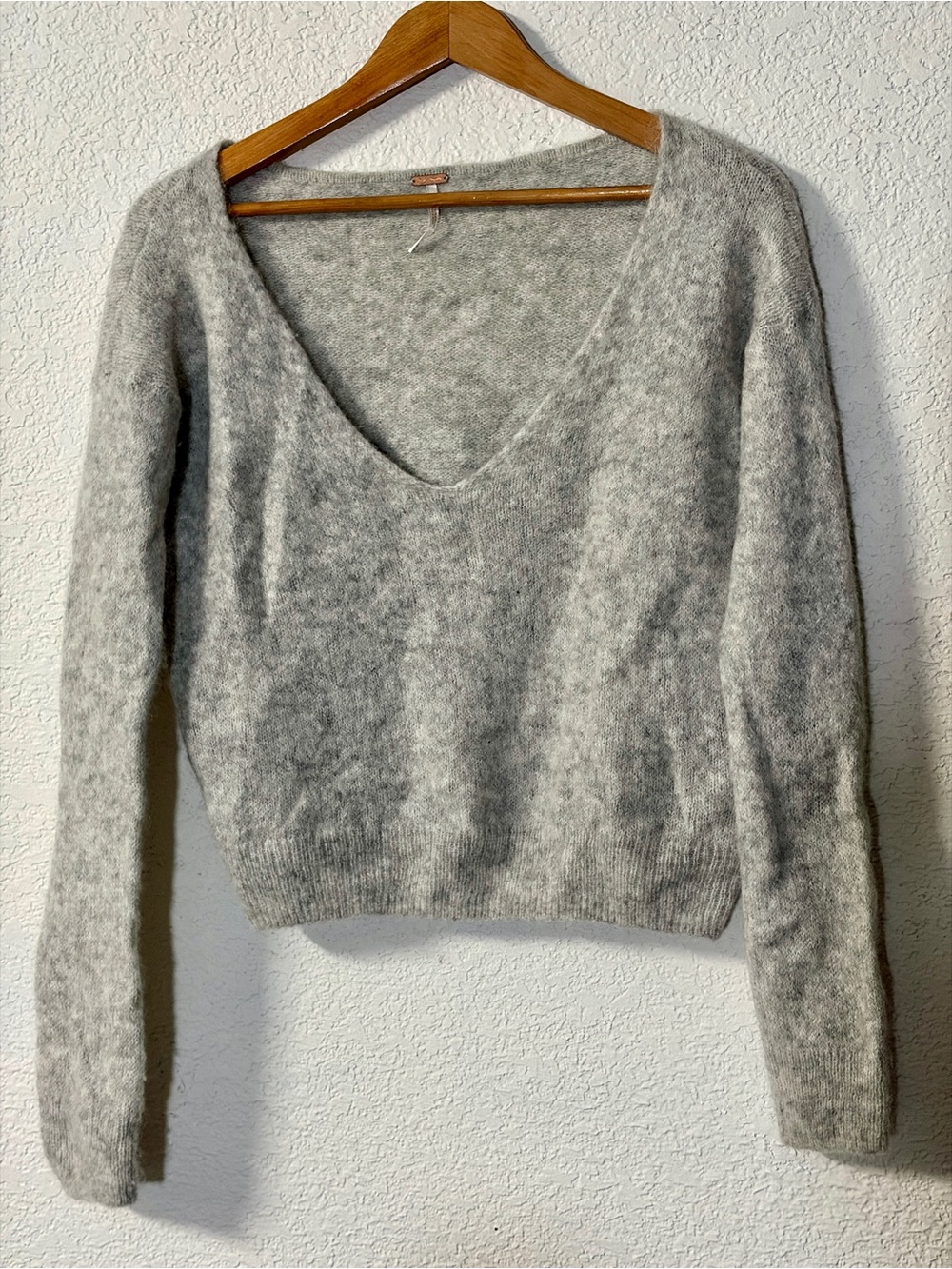 Free People Heather Light Gray Casual V-Neck Pullover Alpaca blend M Sweater